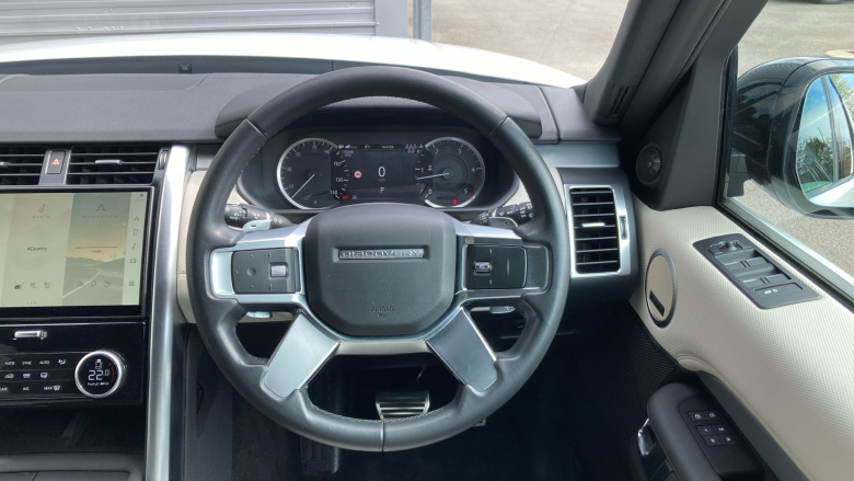 Land Rover Discovery 3.0 D300 R-Dynamic SE 5dr Auto Diesel Station Wagon